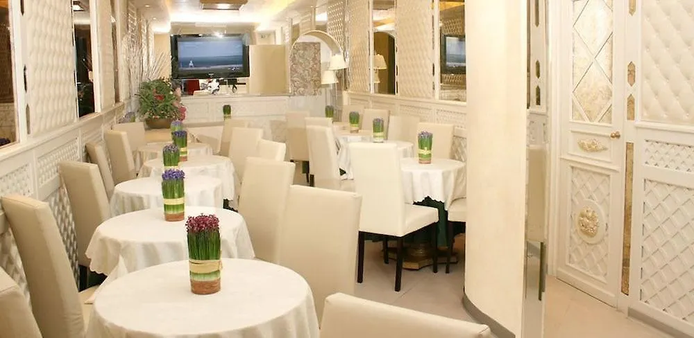 Hotel Valle Roma 3*,