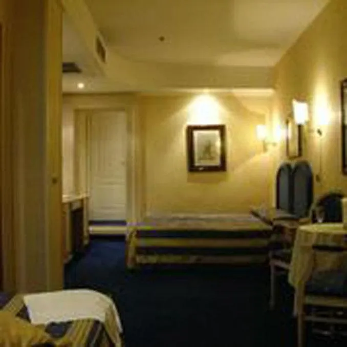 ***  Hotel Valle Roma Italia