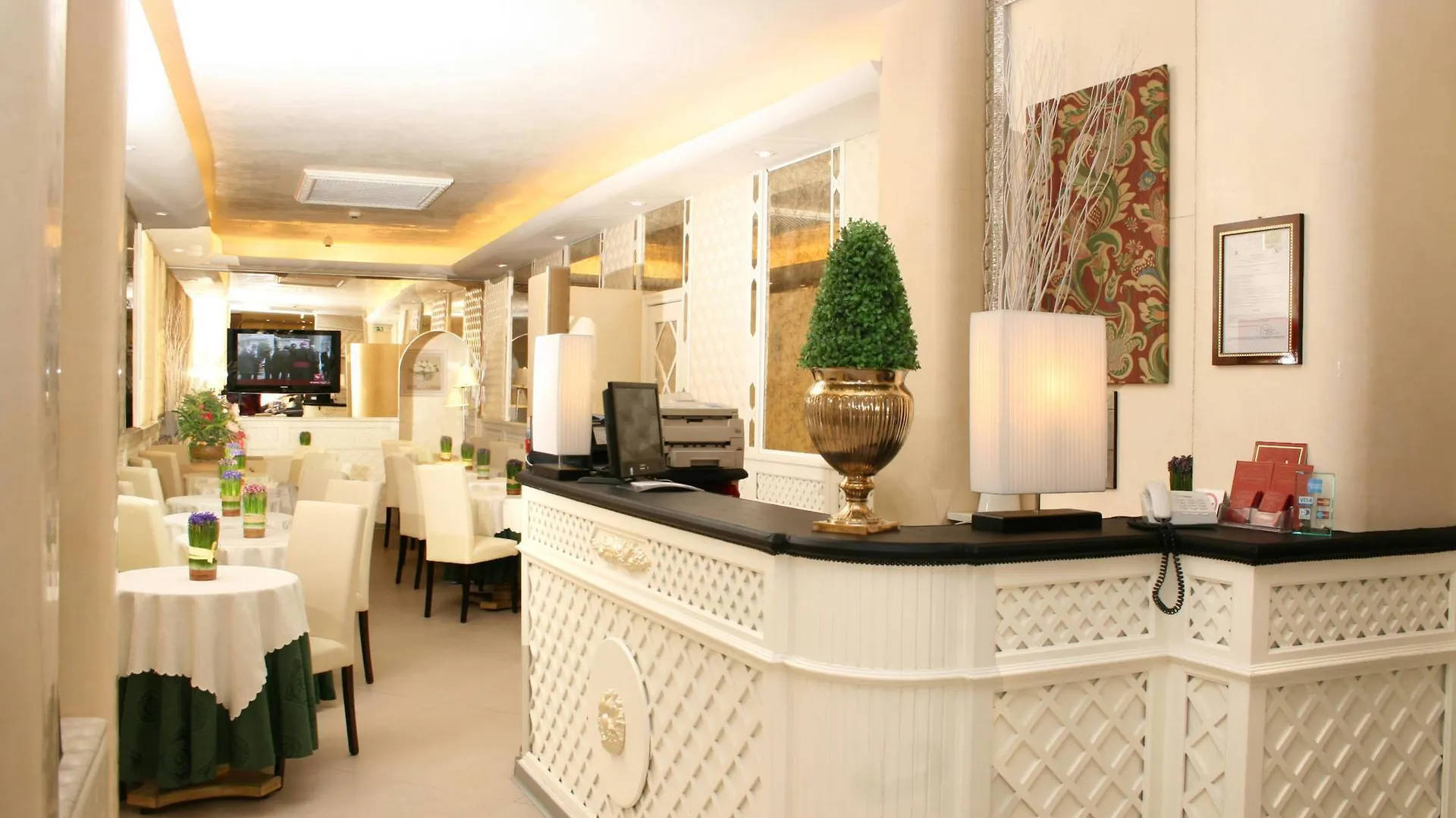 Hotel Valle Roma 3*,